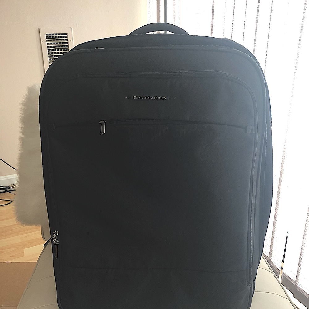 Large Expandable Two-wheel Rolling Suitcase
